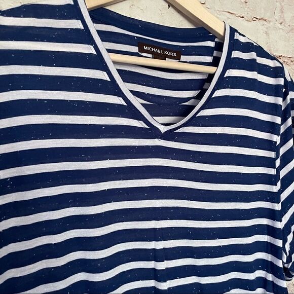 Michael Kors men’s V neck t shirt - Picture 4 of 5